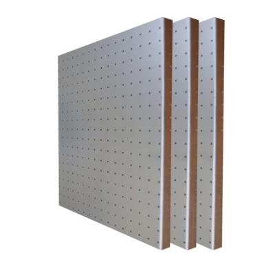 10mm perfurou o painel composto de alumínio