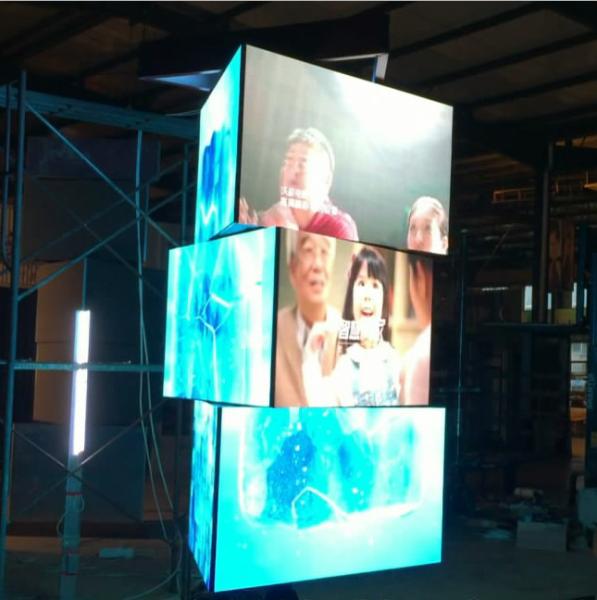triangular rotating p5 indoor led display advertising
