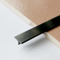 A parede de aço inoxidável T da guarnição da telha do metal decorativo colorido dá forma ao canto da borda da telha