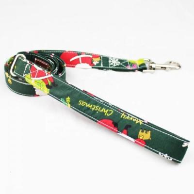 Coleiras de cão e trelas do estilo do Natal brandamente confortáveis com prendedor excelente