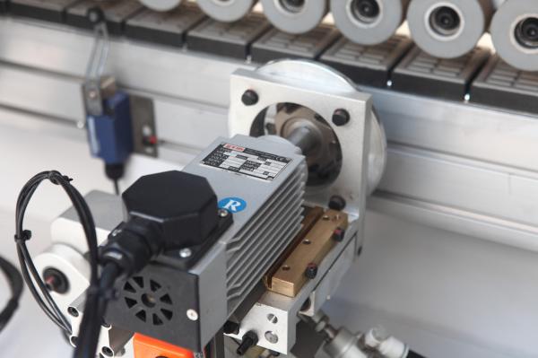 PUR que cola a máquina de madeira 19.5KW da afiação da placa da melamina da máquina de borda da borda da porta