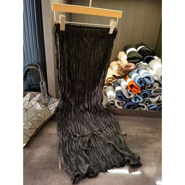 Women's 2025 Spring Fashion Casual Mid-Length Pleated Half Skirt with Elastic Solid Color and Ruffle Decoration