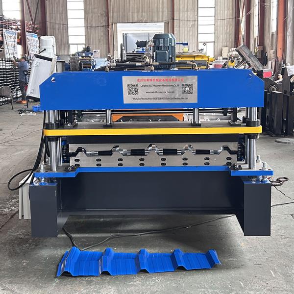 Machine de formage de rouleaux de tôles de toiture en acier pour la vente