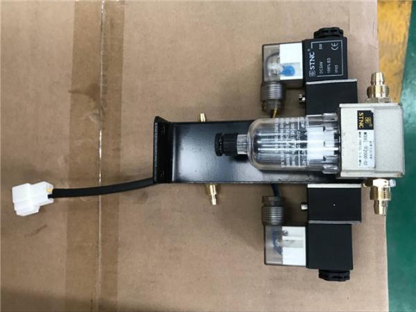 Bus Door Electric Solenoid Valve , Bus Body Accessories For Pneumatic Bus Door Mechanism
