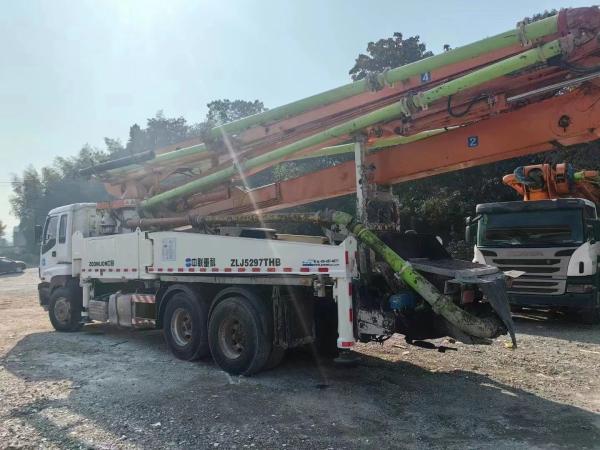 Pompe à béton utilisée Zoomlion 40m Camion de pompage de béton avec 2013 Années de service après-vente
