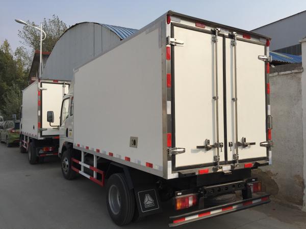 Refrigerated Box Truck With Frp Insulation Panels , Refrigerated Truck Loads
