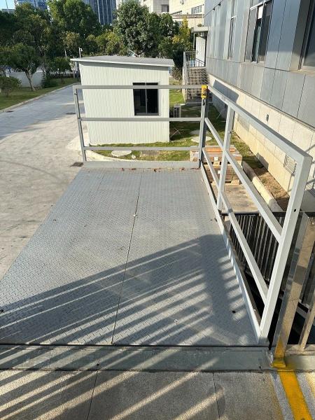Lifting Height 2000mm M3-020200-D2 Loading Dock Table Hydraulic Scissor Lift Table with Handrail and Chain