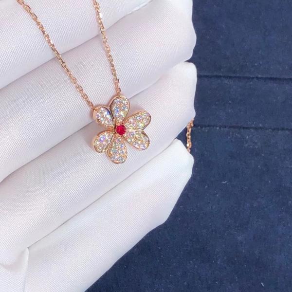 Fantastic Van Cleef & Arpels 18k Gold Frivole Pendant Mini Model Vs Natural Diamonds