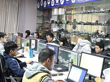 Aluminum Auto Parts For Chevrolet And Porsche Meeting Customer Requirements