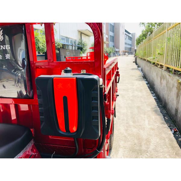 800W DAYANG Semi Cabin Cargo Tricycle with 250cc Engine and Hydraulic Strut Motorcycle