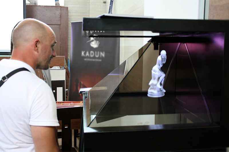 270° 22 Inch Full HD Hologram  3D Display Showcase Hologram Box For Exhibition