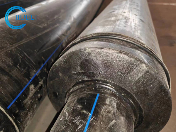 Труба HDPE поплавка собственной личности DN160 драгируя с пеной высокой плотности заполнила