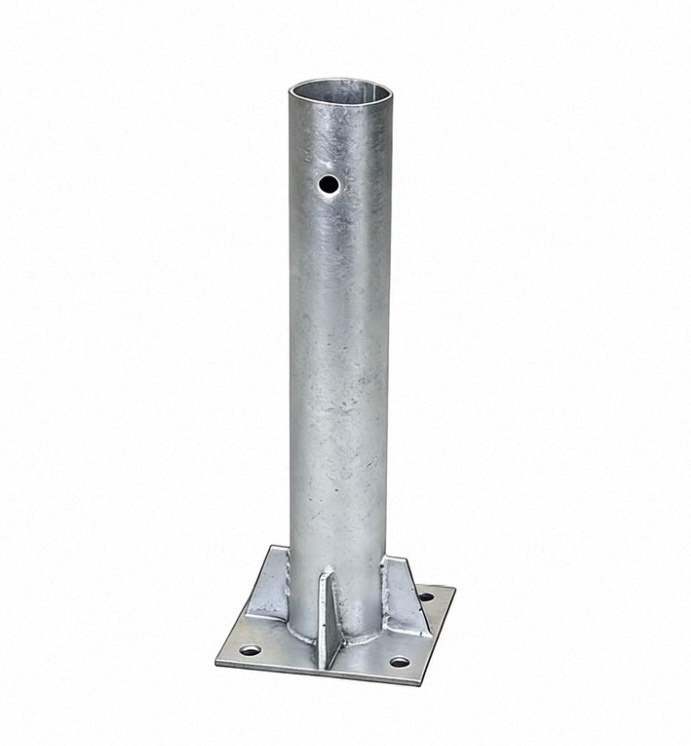 700mm Galvanized W Beam Guardrail ISO45001 Round Highway Guardrail Posts