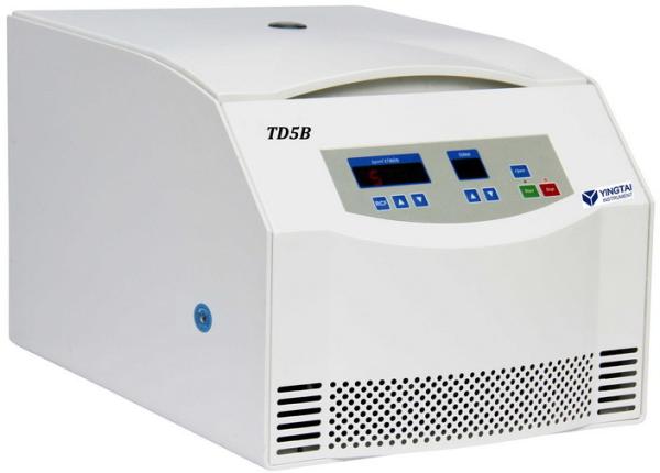 58dB Centrifugeuse de laboratoire Fermeture automatique du couvercle TD5B Grande capacité Basse vitesse 5000 tr / min