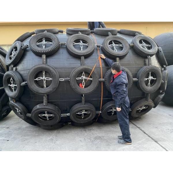 Ship To Ship Pneumatic Rubber Fender Without Chain Tyre Net Diameter 300-4700mm For Various Vessels