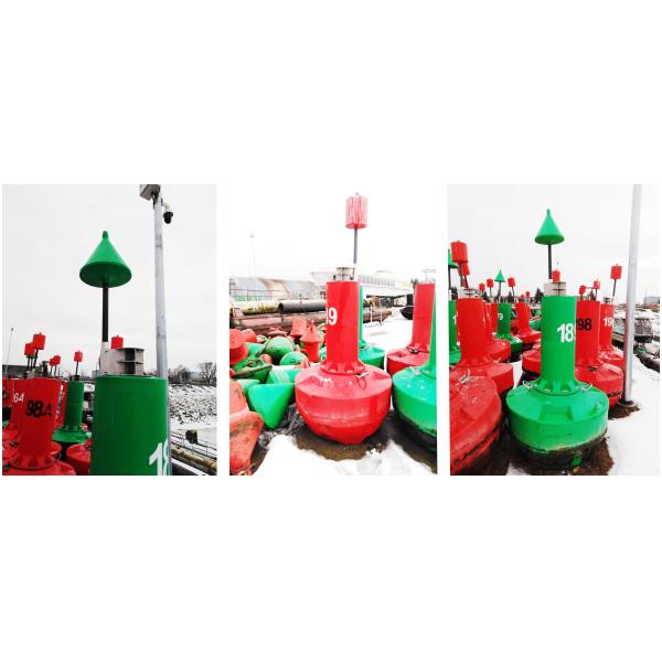 Морской пехотинец помогает свету AIS к навигации и томбуям монитора красным зеленым желтым