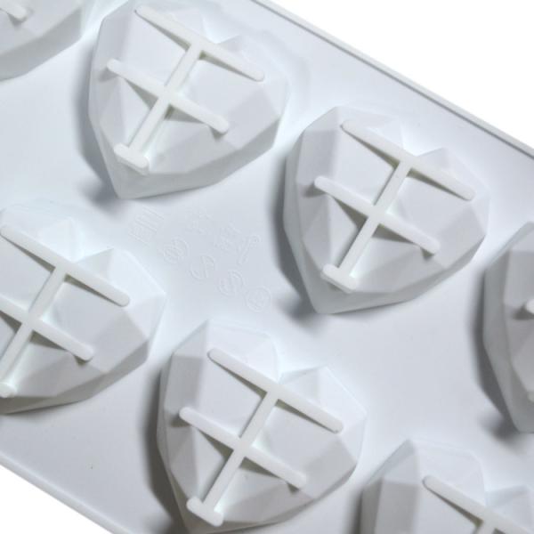 O coração dá forma ao molde do bolo 3d personalizou o produto comestível Diy feito a mão