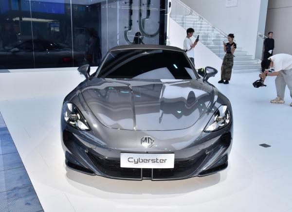 Chinese Gray Electric MG Car NEW MG Cyberster 2024 Motor Power 231KW