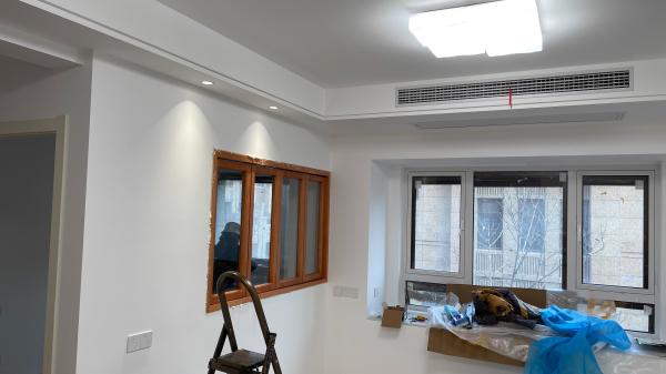 North-Light Folding Window Configuration Replicating Traditional Atelier Lighting Conditions for Creatives