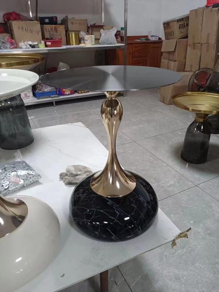 Golden Stainless Steel Hotel Furniture Table With Lovely Round Base Rock Plate
