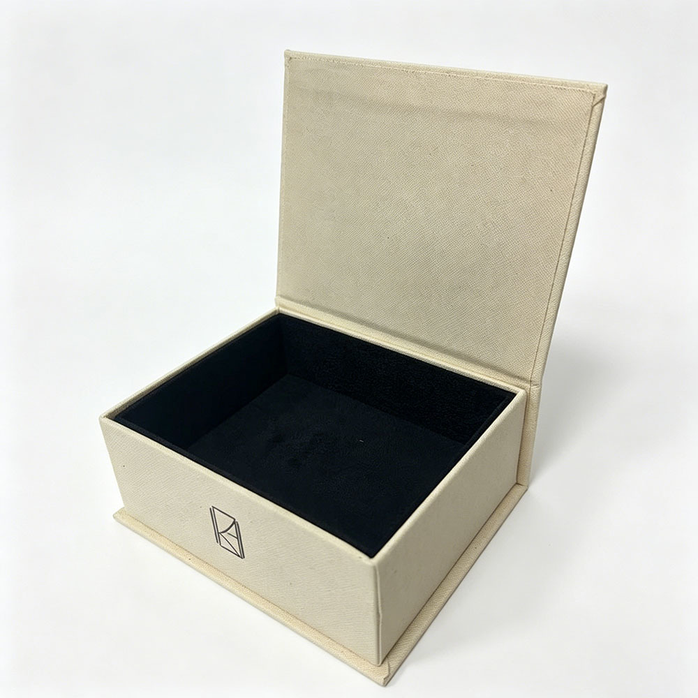 Fabric Wrapped Magnetic Closure Boxes Hot Stamping For Cosmetic Packaging