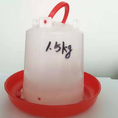 Novo tipo de bebedouro de frango vermelho com balde de água para pernas, alimentador manual para aves e bebedouro, equipamento agrícola