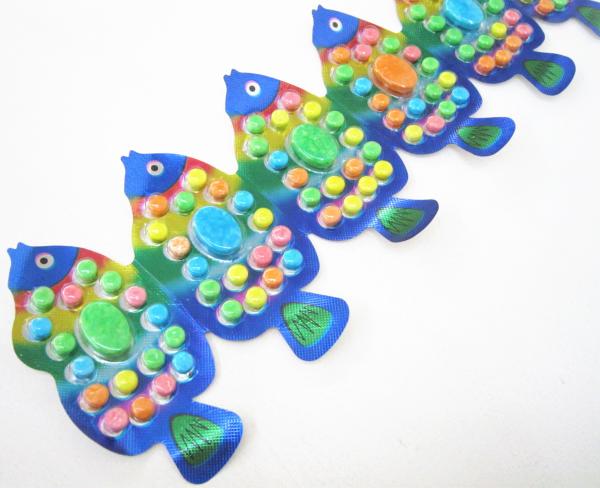 OEM 2.8g Fish Shape Compressed Fruity Hard Candy / Colored Powdered Sugar