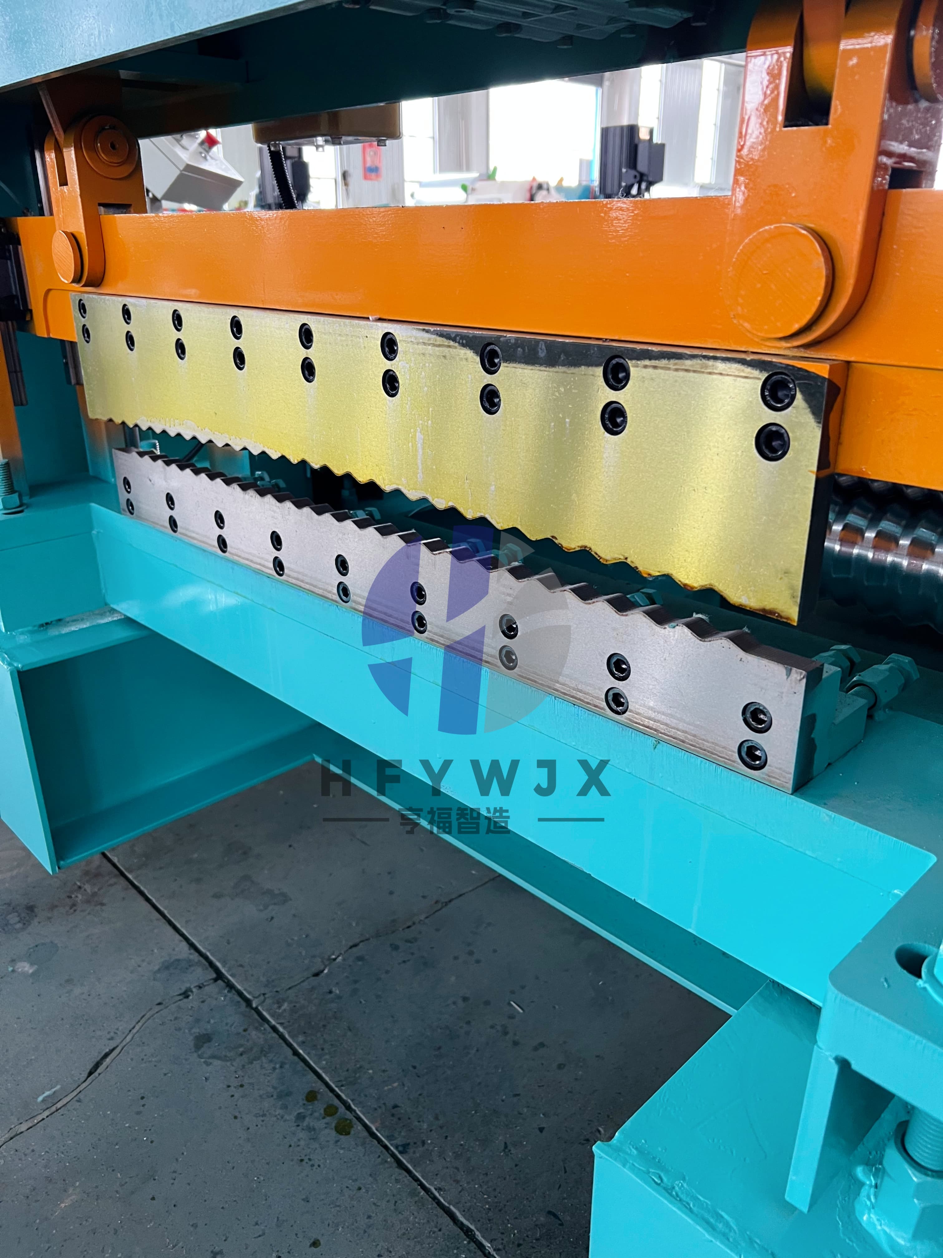 High Efficiency Automatic Corrugated Roofing Sheet Machine with PLC Touch Screen Control, 0-40m/min Adjustable Speed, and ±1mm Size Deviation