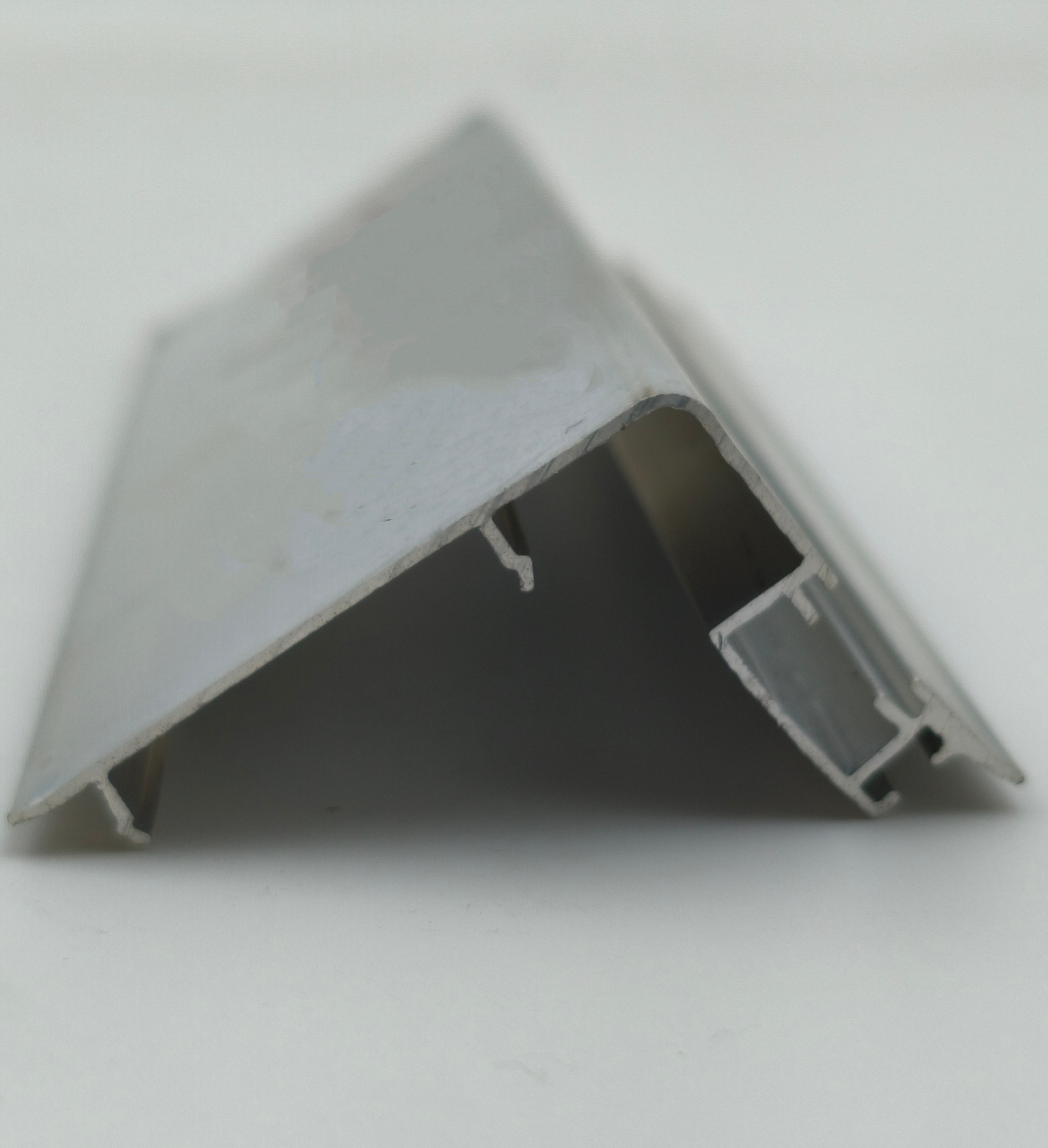Aluminum curtain profile zebra louvered roller blind top cover
