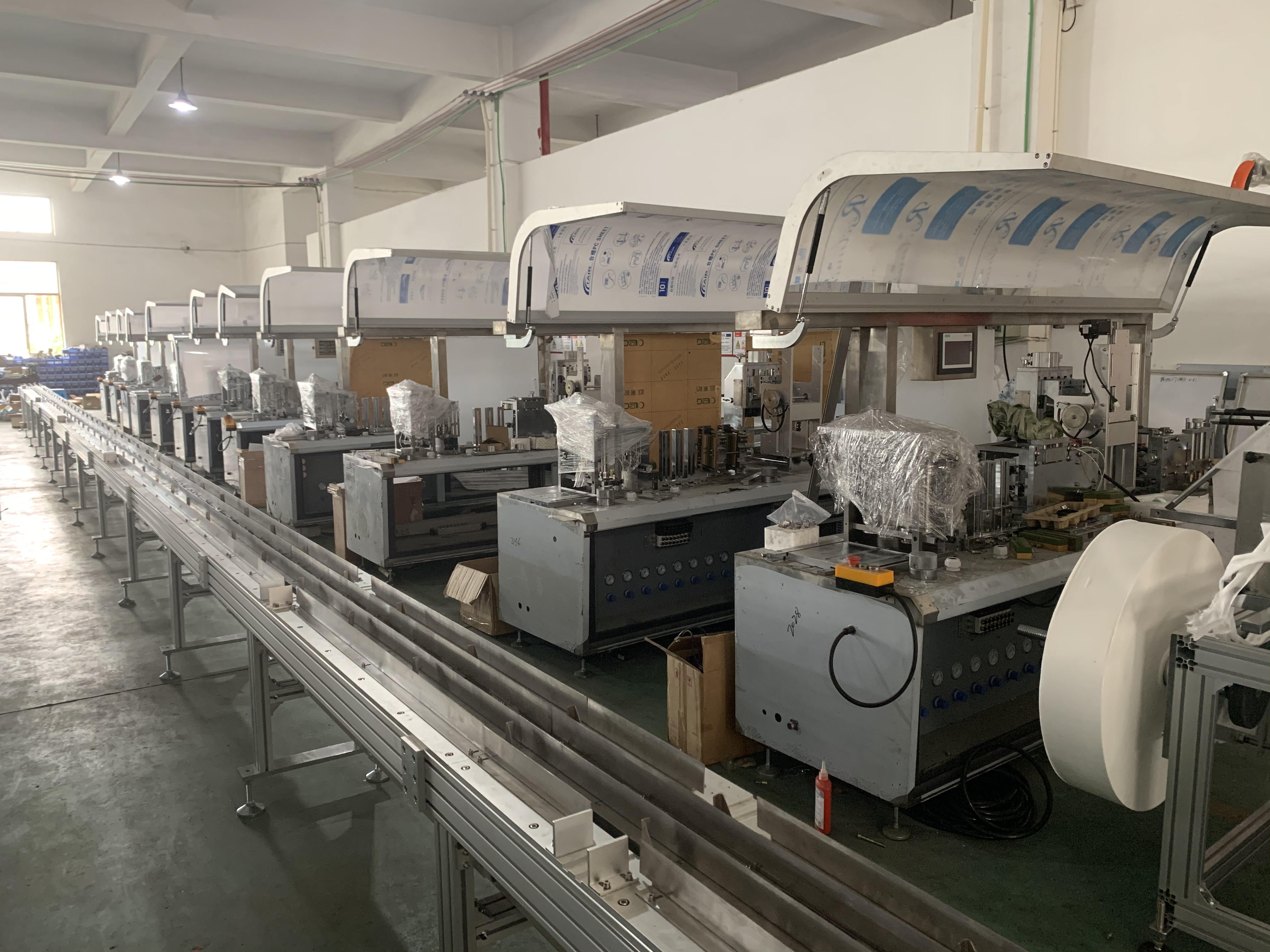 Горизонтальное 130bags/Min 10KW влажное обтирает машину упаковки, составляет машину упаковки ткани удаления влажную