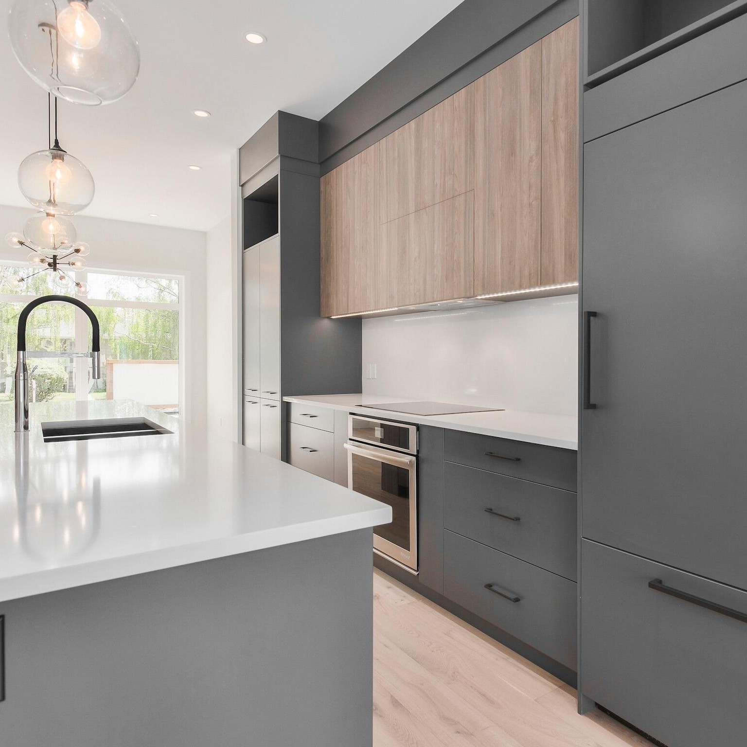 Effortlessly Stylish YALIG Gray Glossy Kitchen Cabinet with Lacquer Finish