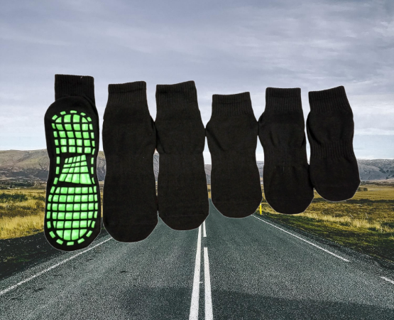 Kids Knitted Trampoline Grip Socks Non Slip Socks Pilates Jump Town Socks For Activity Center