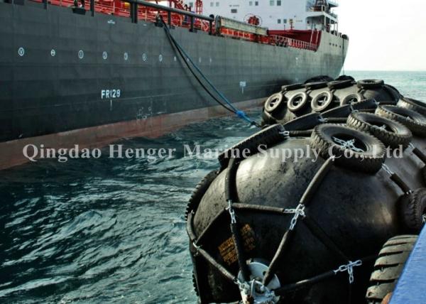 Heavy Duty Yokohama Pneumatic Marine Fender For Oil Tanker Docking