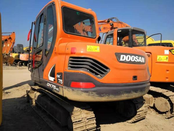 O grabber de madeira DX60-9C 6T usou a máquina escavadora de Doosan