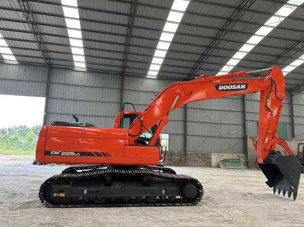 1.28m3 22ton Doosan 225 Excavator Dx225 Used Excavators In My Area