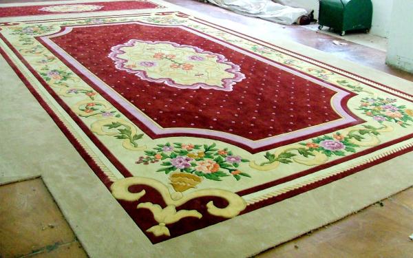 Square Handmade Woollen Carpet Pile Height 11mm Customized Service