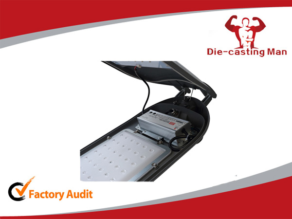 Алюминиевое приспособление уличного освещения снабжения жилищем уличного света СИД заливки формы 100В