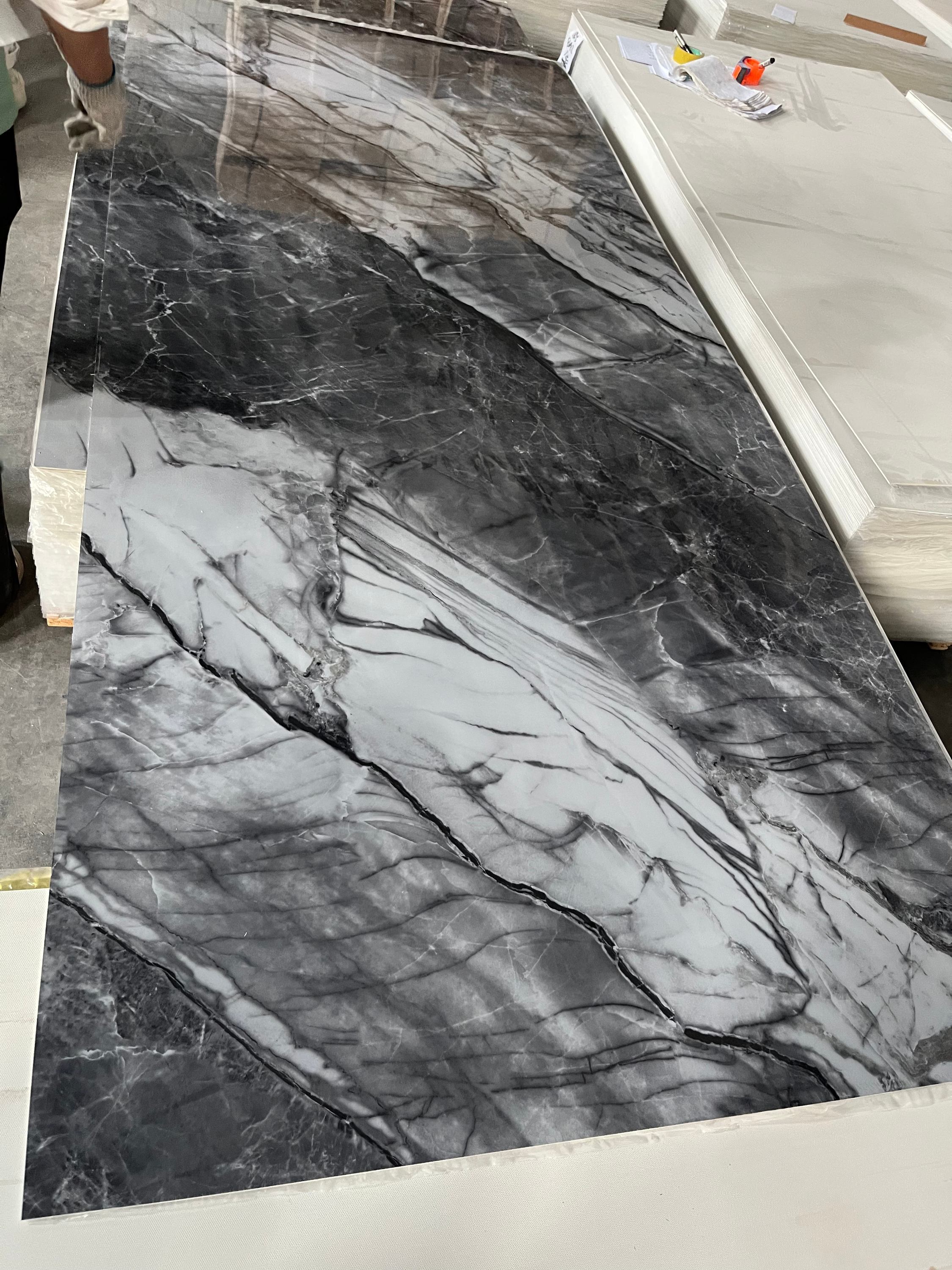 Factory Direct 1220x2440mm Fireproof Faux Marble UV Coated PVC Wall Board Sheet Waterproof Wall Cladding Panel Interior