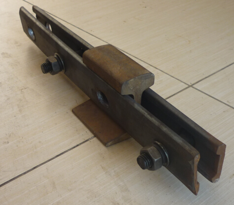 Плита рыб 18KG узкоколейной железной дороги стали отливки 4 продырявит совместные адвокатские сословия