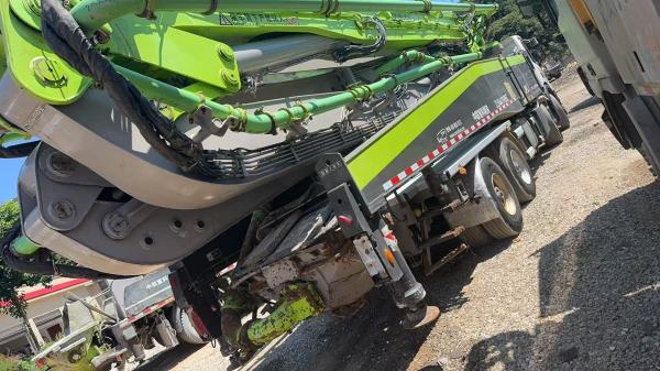 Camión bomba de hormigón Zoomlion 63m 2020 con chasis Scania