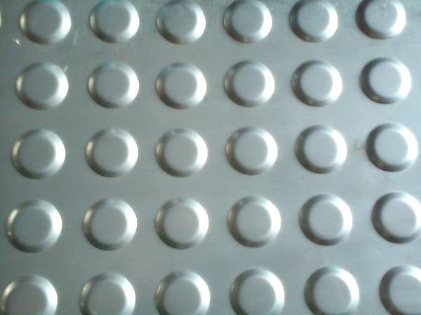 1.2mm 1.5mm Checkered Stainless Steel Plate With Flat Round Projections AiSi Standard