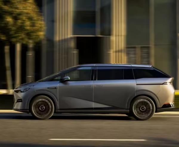 Pure New Energy ODM Vehículo eléctrico Xpeng X9 Gran modelo espacial MPV EV Coche nuevo