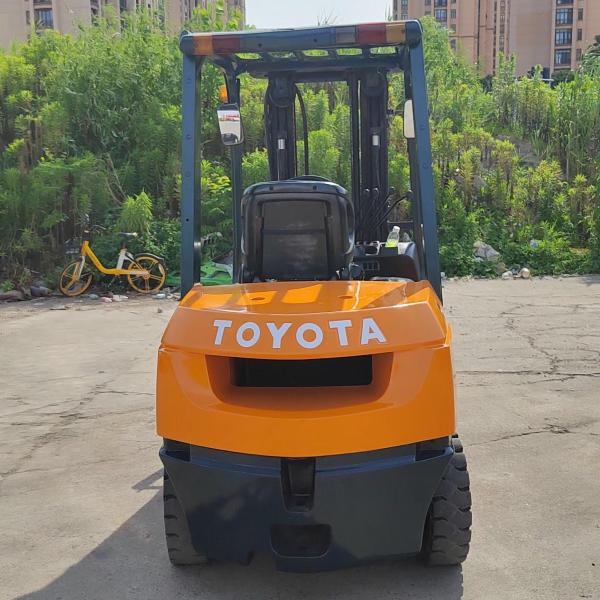 Camión de elevación usado de 3 toneladas Toyota FD30 elevadora de horquilla original japonesa