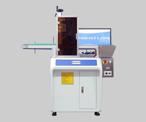 Machine de marquage au laser à fibre avec couvercle fermé