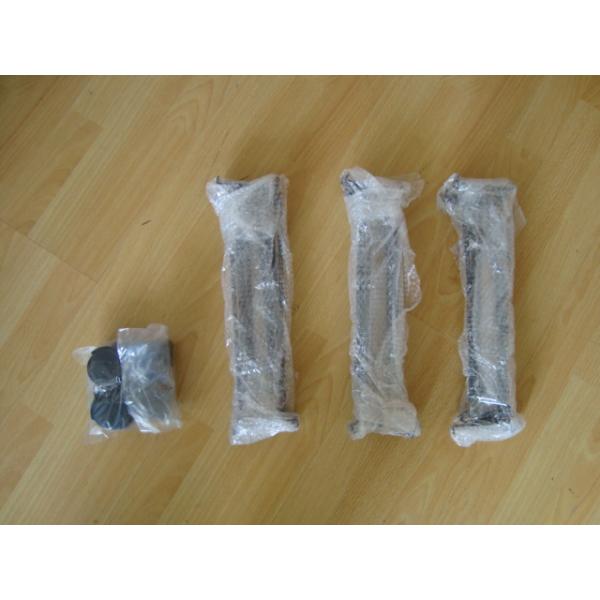 2 présentoirs de plancher en métal de fil de manières avec des roulettes démantèlent la structure