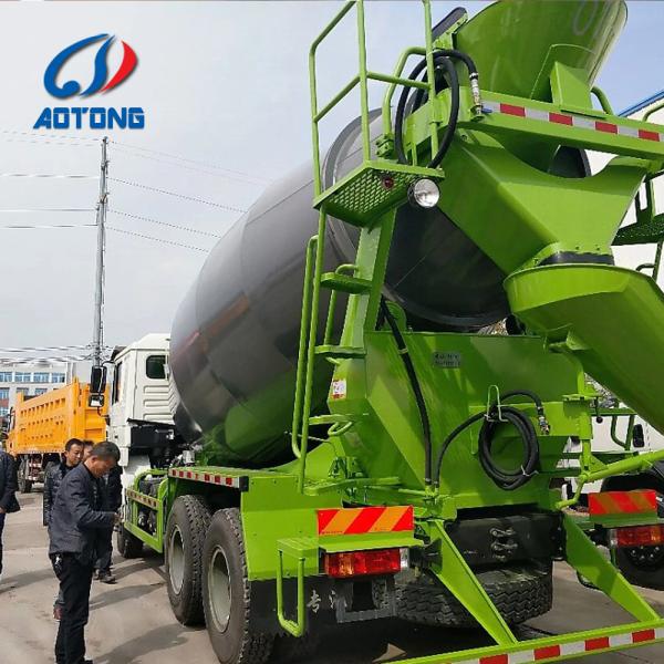 Heavy Duty Self Loading Concrete Mixer Truck 4-15 Cubic Capacity