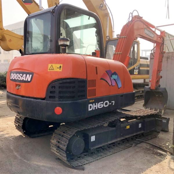 Used Doosan DH 60-7 Excavator 2020 Year Model 5.7 Ton Operating Weight Made in Korea