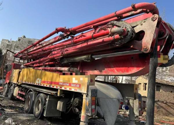 56M SANY Concrete Pump Truck Descuento 8x4 Drive Mode 2013 Año de la bomba Venta por tiempo limitado