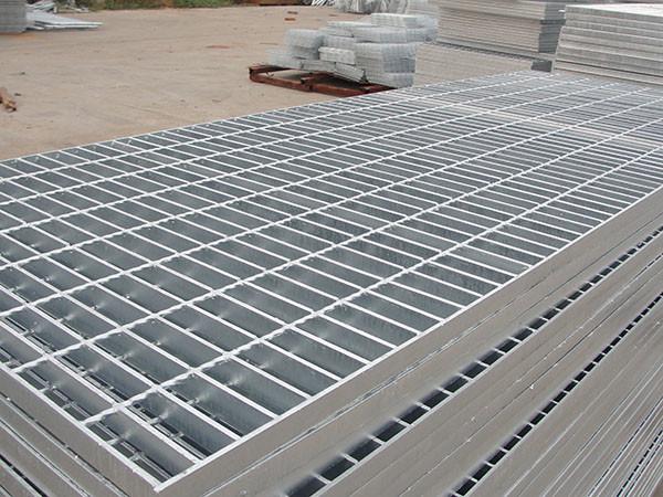 Hot Dip Galvanized Steel Grating 32x4mm 30x100mm Drainage Galvanized Bar Grating