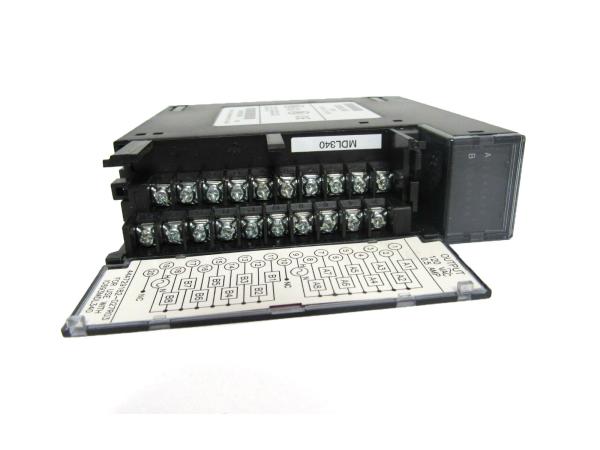 GE FANUC IC693MDL340, 120 volts, módulo de saída de uma C.A. de 0,5 ampères, série 90-30